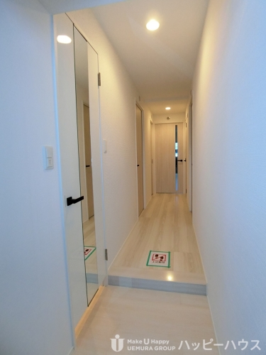 玄関　※同タイプ別部屋のため参考画像です。