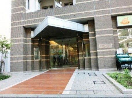 エントランス　建物の内部です