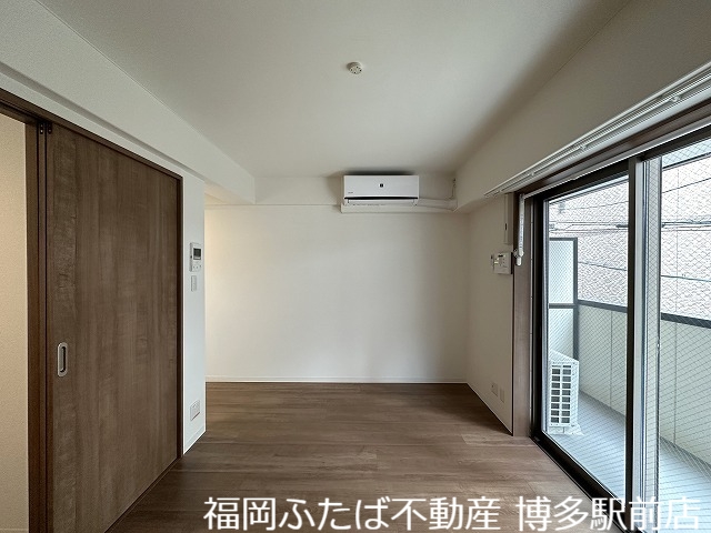 KDT博多駅南レジデンスの居間写真