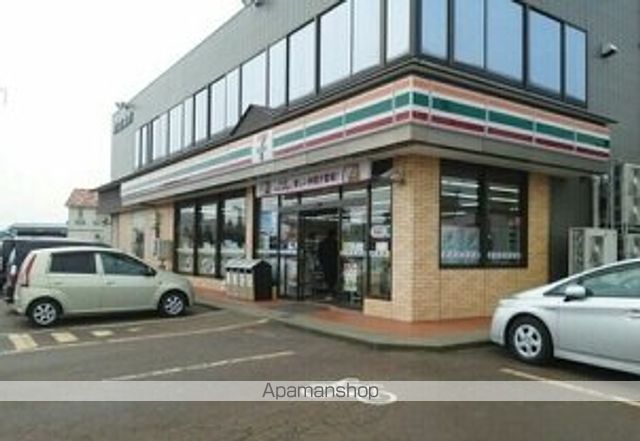 コンビニ　セブンイレブン下越横越店（コンビニ）まで350m