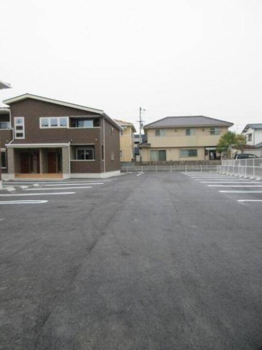 駐車場　駐車場
