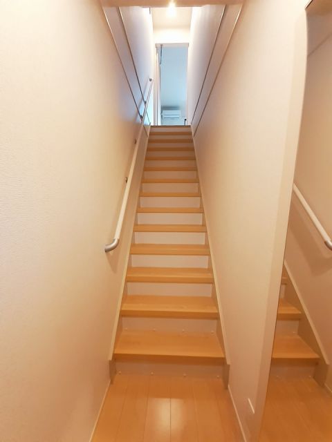 湘南新宿ライン高海 井野駅 徒歩38分 2階建 築11年の玄関写真