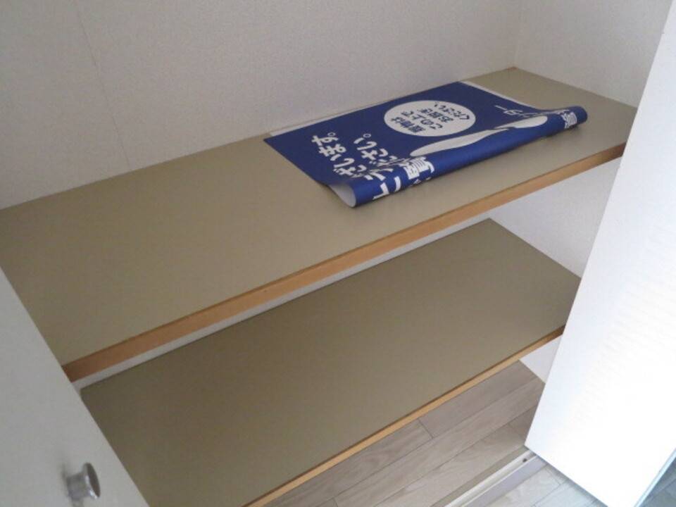 収納　棚