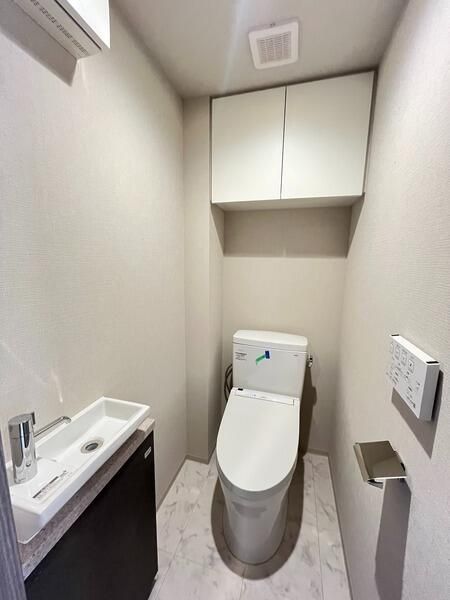 東京メトロ有楽町線 江戸川橋駅 徒歩10分 8階建 築2年のトイレ写真