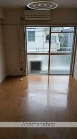 徳丸学院ビルの居間写真