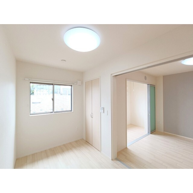 トレアティック島内の内装写真