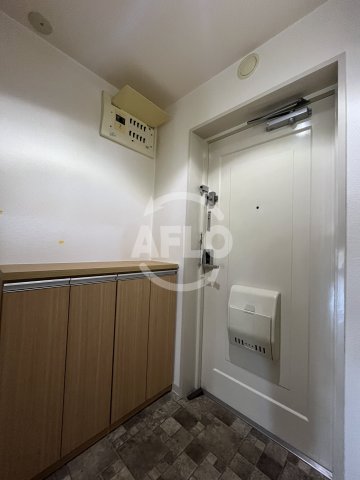 玄関　サンシャイン江坂　玄関