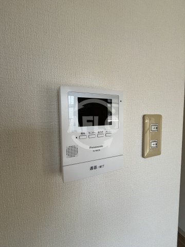 セキュリティ　サンシャイン江坂　モニター付きインターホン