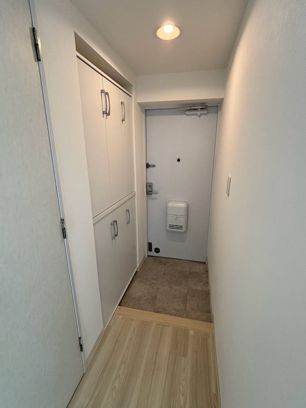 グランベールMOMOIの玄関写真