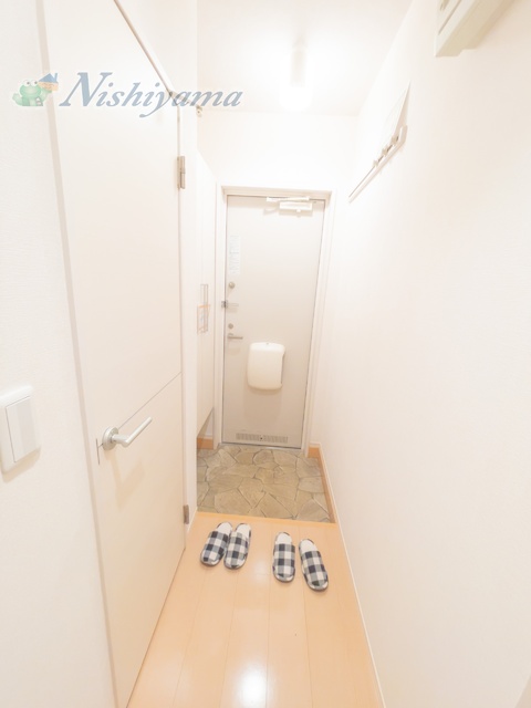 米沢市 2階建 築18年の玄関写真
