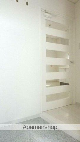 京急本線 生麦駅 徒歩3分 7階建 築36年の玄関写真