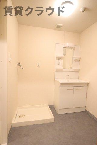洗面設備　朝の準備に活躍する、洗髪洗面化粧台！