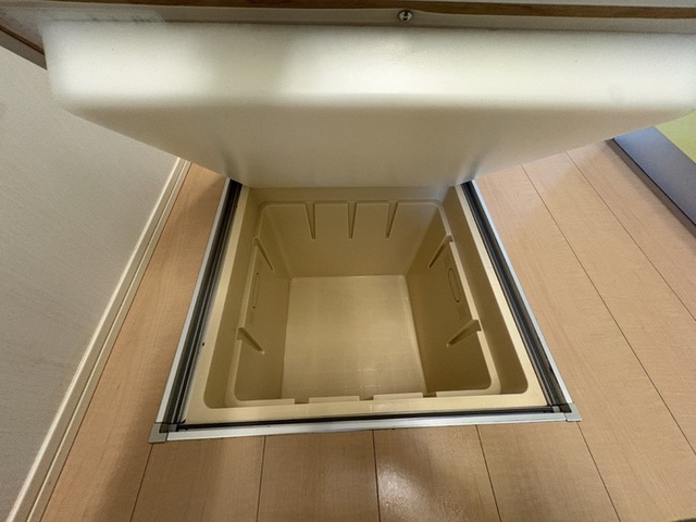 キッチン　床下収納