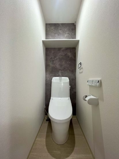 京阪宇治線 観月橋駅 徒歩12分 3階建 築3年のトイレ写真