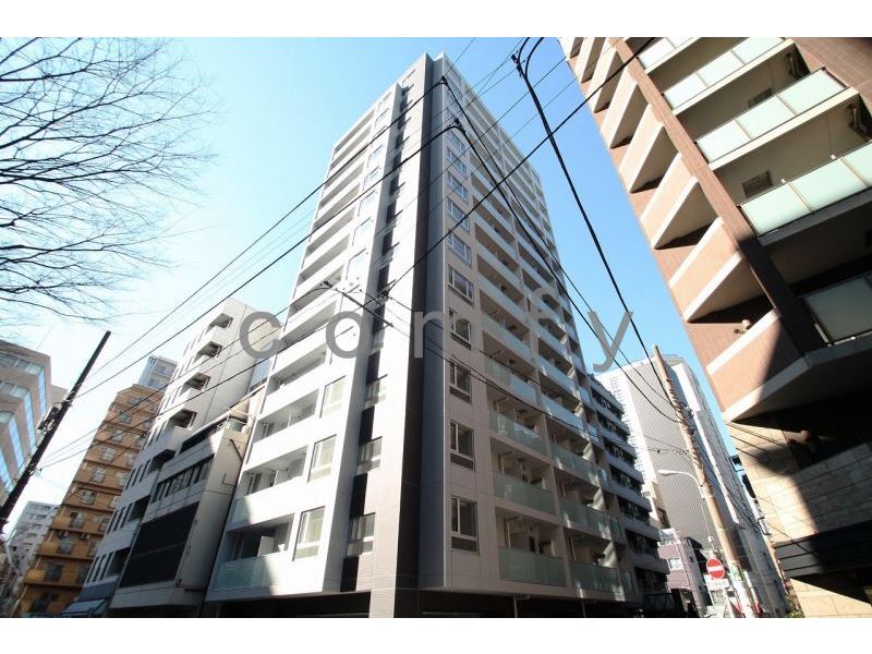 建物外観　タイル貼りの重厚感のある外観