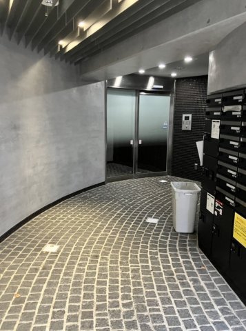 京王新線 初台駅 徒歩6分 10階建 築15年の外観写真