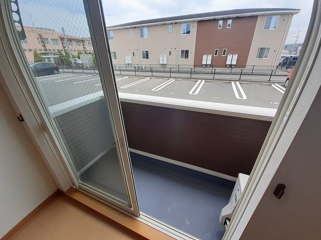 バルコニー　外からの目が気にならないバルコニーで洗濯物が干せます
