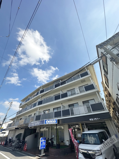 建物外観　鉄筋コンクリート造のガッチリしたマンションです＾＾