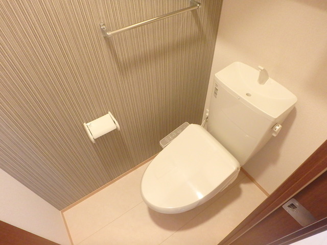 トイレ　同じ施工会社の参考写真です。