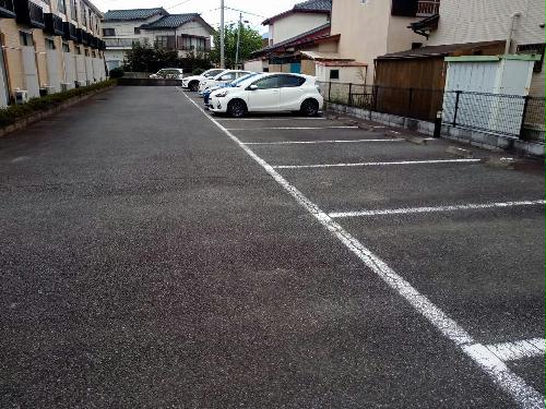 【レオパレス甲斐住吉の駐車場】