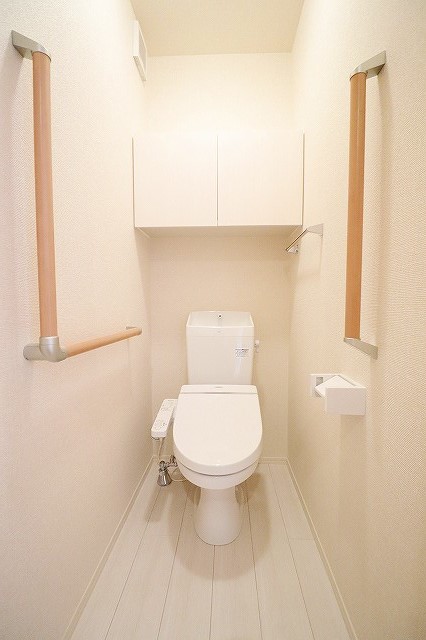 西武池袋線 保谷駅 徒歩10分 3階建 築8年のトイレ写真