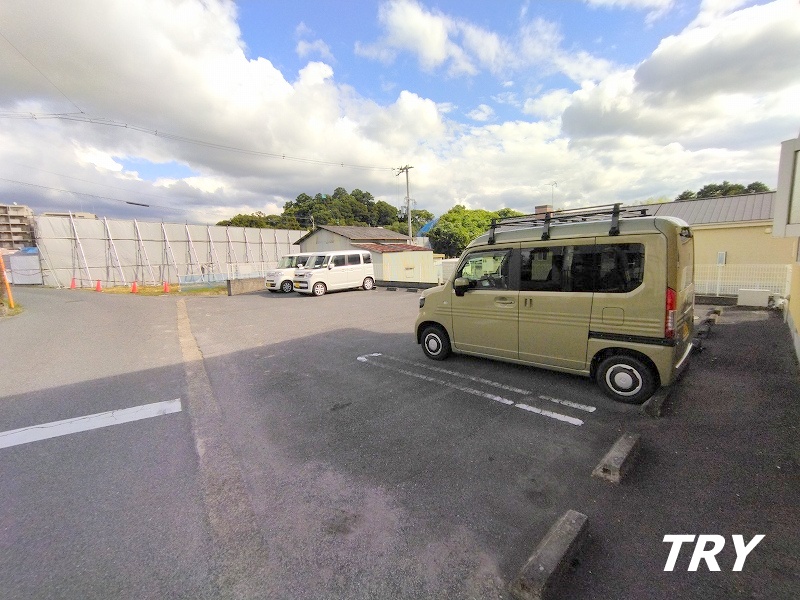 駐車場　敷居地内駐車場