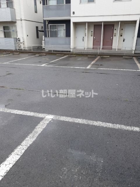 【すまいる１７番館の駐車場】