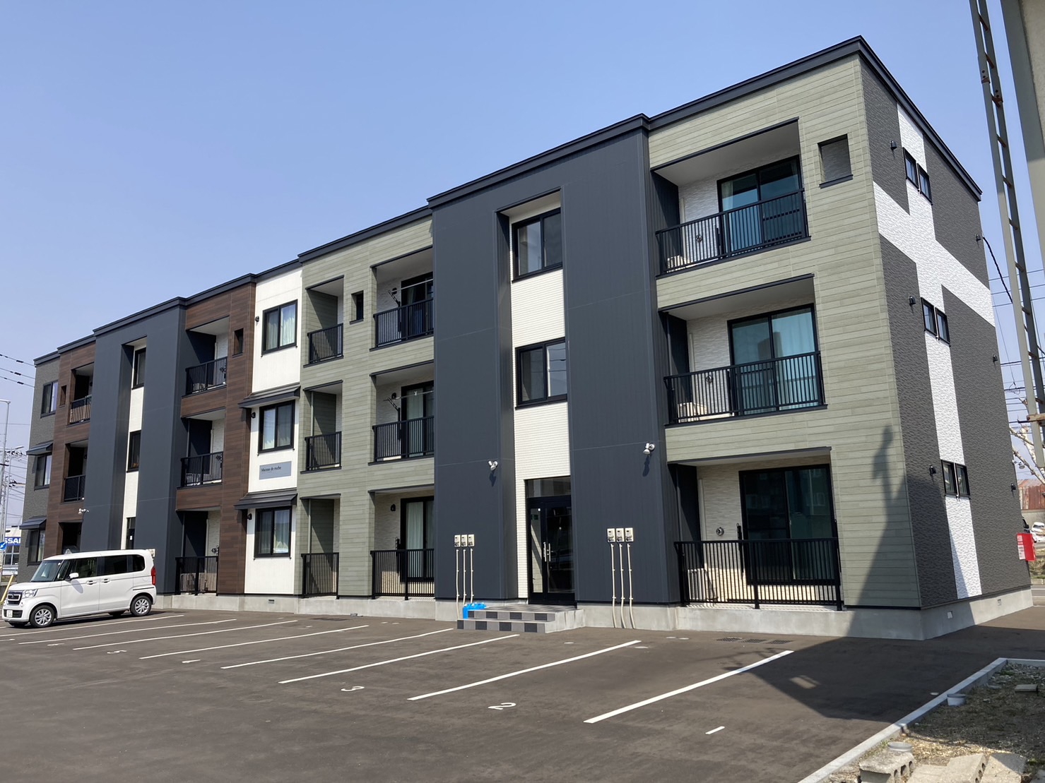 Maison de roche 3階