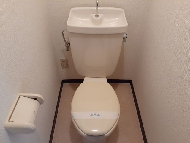 【鯖江市神明町のアパートのトイレ】