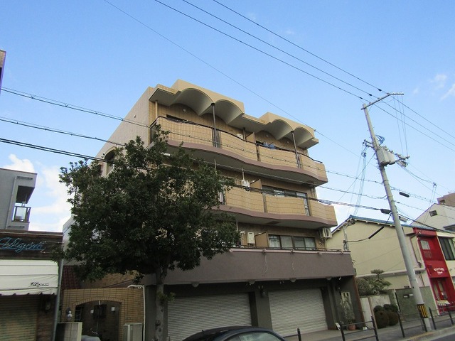 大阪市住吉区殿辻のマンションの建物外観