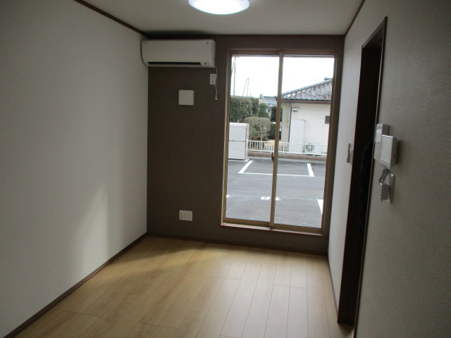 居室・リビング　8.2帖LDK、日当たり良好