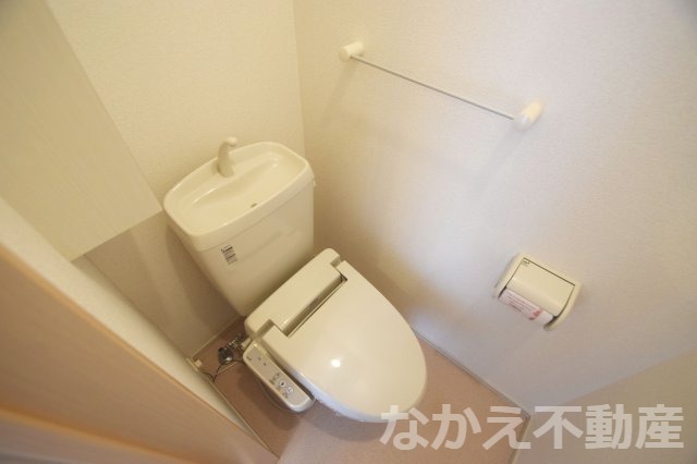 【小松島市小松島町のアパートのトイレ】