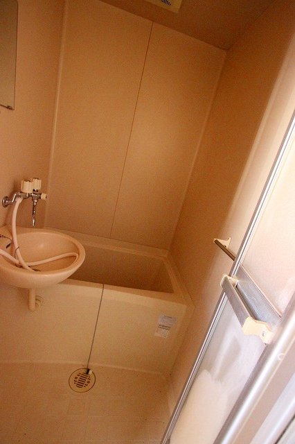 洗面設備　同物件、別号室のものです。