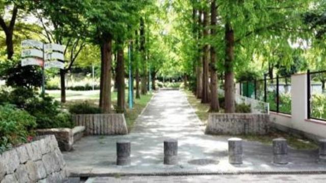 【メゾンルシーヌ矢田の公園】