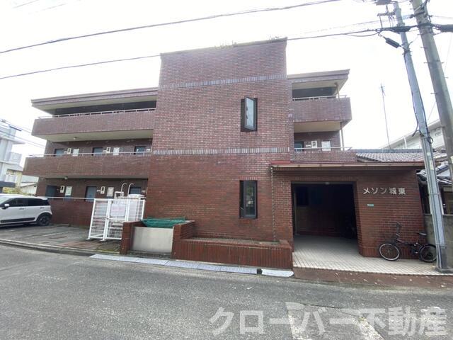 【丸亀市城東町のマンションのエントランス】