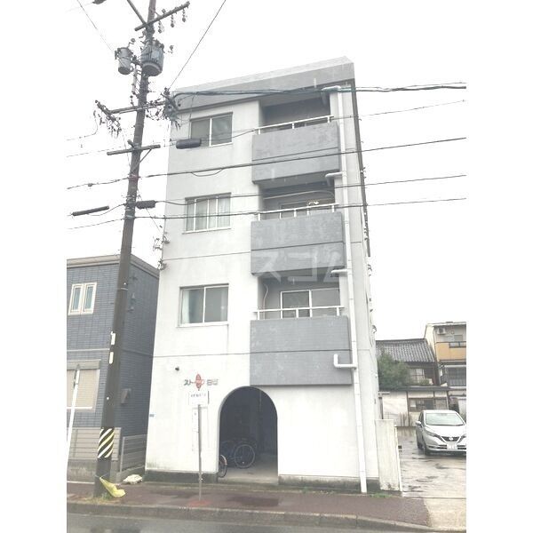 【CROWNの建物外観】