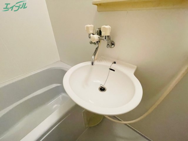 洗面設備　別部屋同タイプ