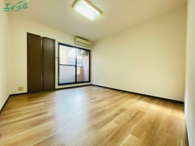 居室・リビング　別部屋同タイプ