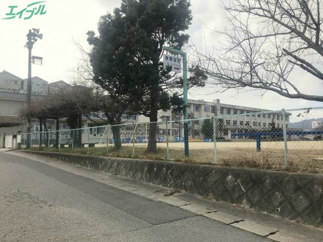小学校　名張市立箕曲小学校（小学校）まで400m