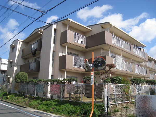 カルムハイツ平井の建物外観