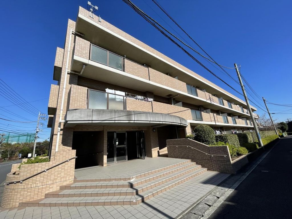 横浜市泉区中田西のマンションの建物外観