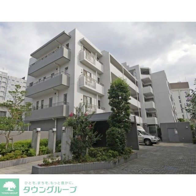 【世田谷区三軒茶屋のマンションの建物外観】