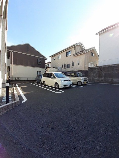 【富士宮市野中のアパートの駐車場】