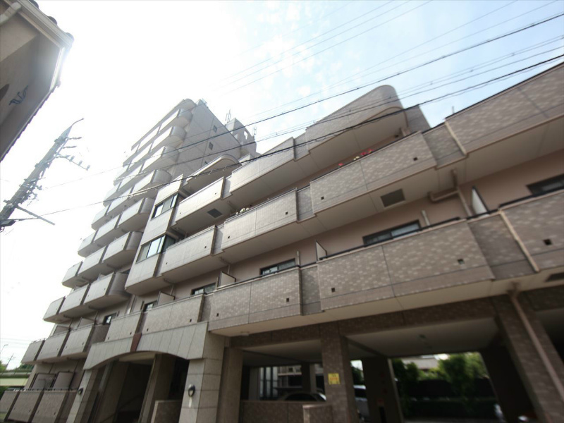 名古屋市熱田区外土居町のマンションの建物外観