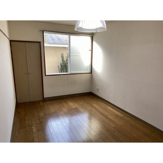 居室・リビング　１０３のお部屋です