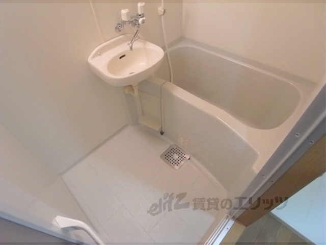 バス・シャワールーム　バス