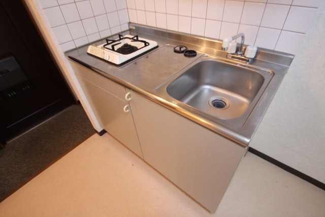 キッチン　同物件別号室