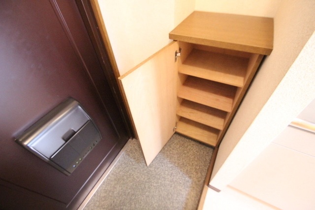 玄関　同物件別号室
