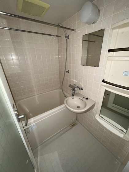 バス・シャワールーム　他号室のお写真です
