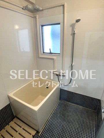 バス・シャワールーム　落ち着いた空間のお風呂です